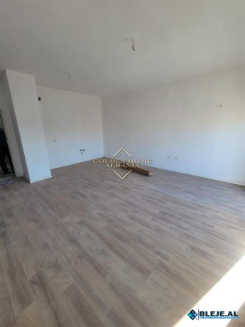 shitet-apartament-312-tek-rruga-5-maj-big-3