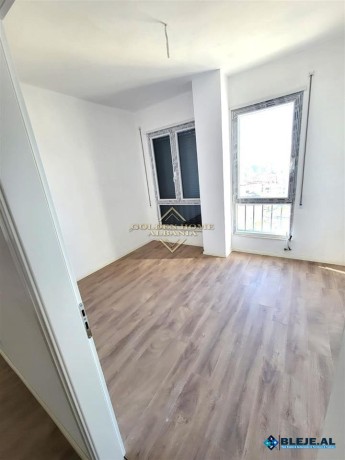 shitet-apartament-312-tek-rruga-5-maj-big-2