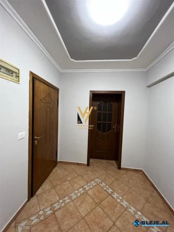 shitet-apartament-200-m2-te-xhamlliku-big-4