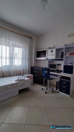 jepet-me-qera-apartament-garazh-perfshire-big-9