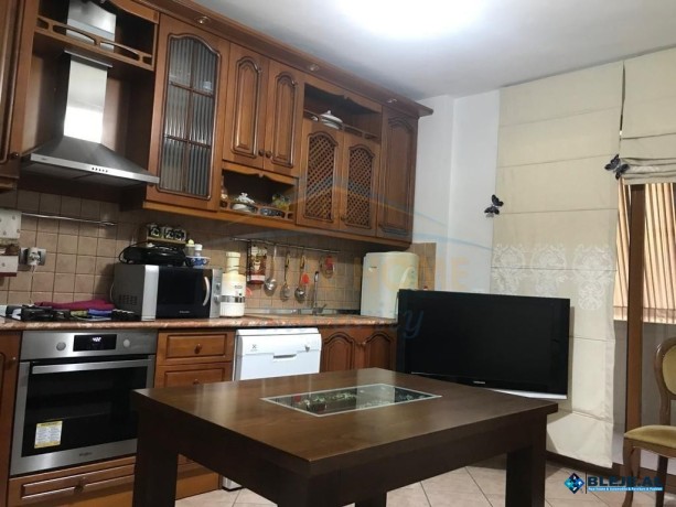 shitet-apartament-312-rruga-e-elbasanit-big-2