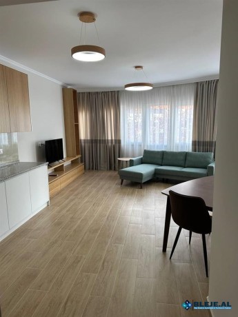 apartament-me-qera-ne-astir-perballe-pallatit-vila-l-big-9