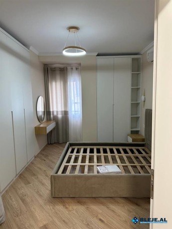 apartament-me-qera-ne-astir-perballe-pallatit-vila-l-big-5