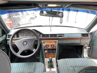 Mercedes E 200D