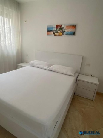 jepet-me-qera-apartament-11-te-pineta-durres-big-3