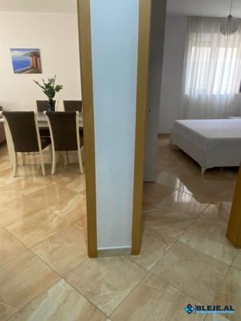 jepet-me-qera-apartament-11-te-pineta-durres-big-2