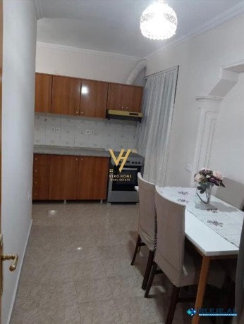 shitet-apartament-21ish-stacioni-i-trenit-81m2-big-3