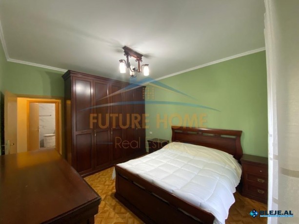 shitet-apartament-21-prane-rruges-portit-durres-big-2