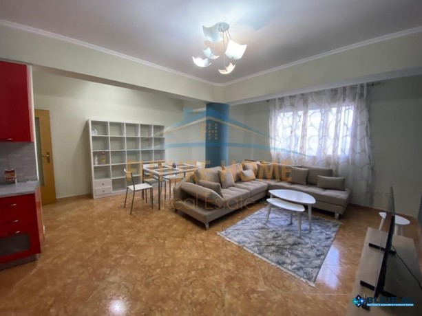 shitet-apartament-21-prane-rruges-portit-durres-big-4