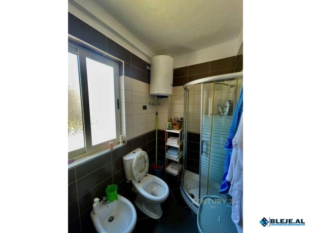 shitet-apartament-21post-parkimi-ne-golem-big-5