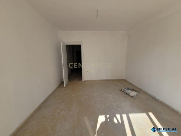 shitet-apartament-312-dhe-garazh-ne-durres-big-6