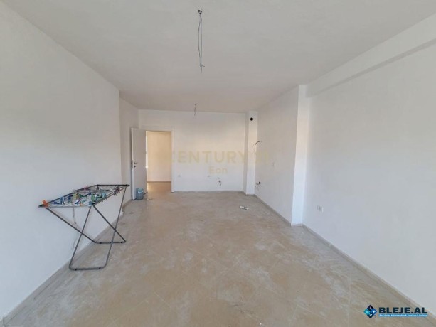 shitet-apartament-312-dhe-garazh-ne-durres-big-0