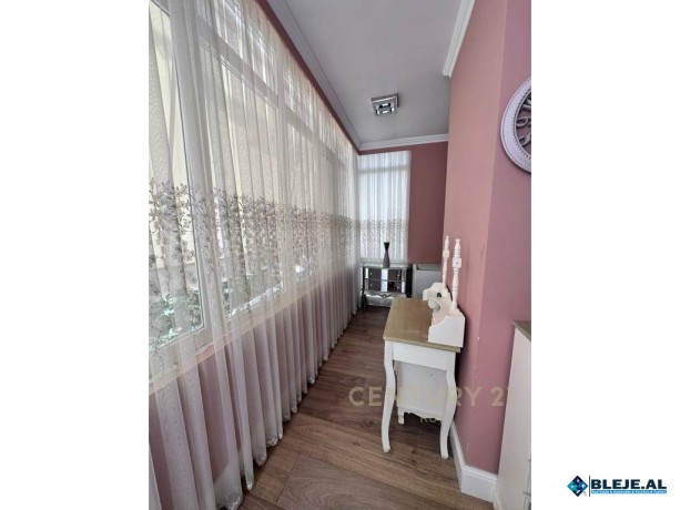 shitet-apartament-312-ne-qender-te-durresit-big-5