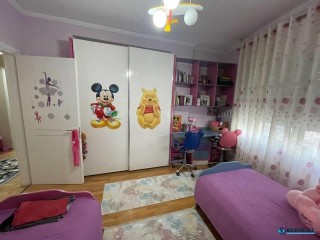 Shitet Apartament 2+1 rruga “Besim Alla”, Yzberisht, Tiranë