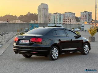 shitet-2012-volkswagen-jetta-25-se