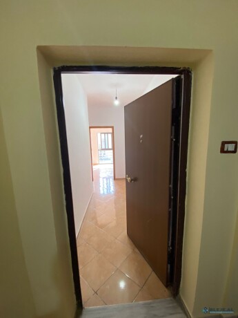 prane-shkolles-vace-zela-tirane-big-3