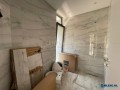 shitet-apartament-212-me-pamje-deti-tek-white-hill-reside-small-2