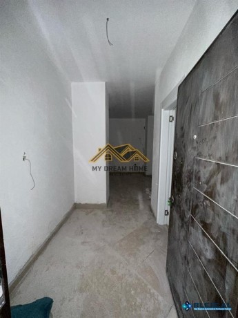 shitet-apartament-21-tek-kopleks-jedas-qender-durres-big-0