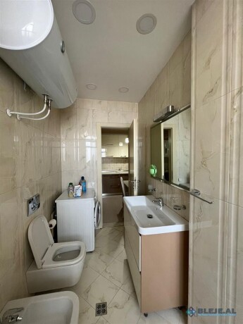 prane-ish-fusha-aviacionit-tirane-big-4