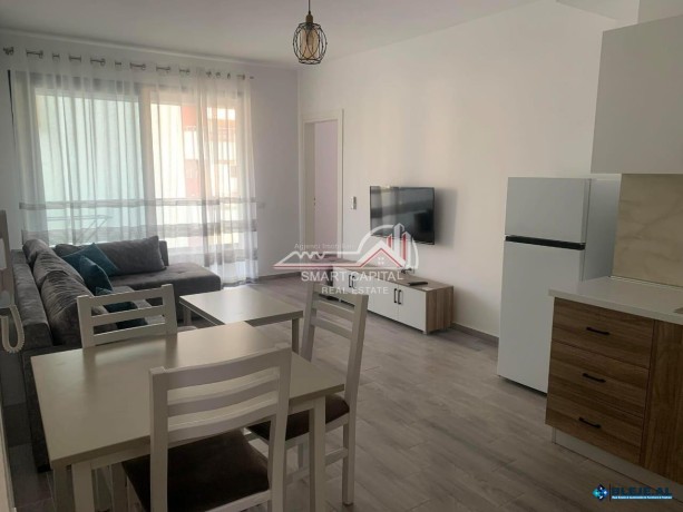 jepet-me-qira-apartament-11-tek-rruga-e-cipajve-big-2