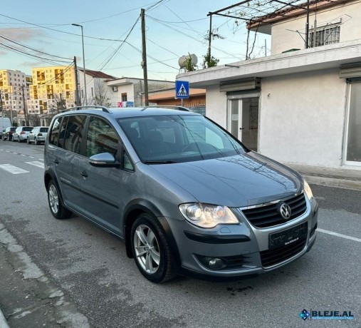 vw-cross-touran-20-tdi-big-3