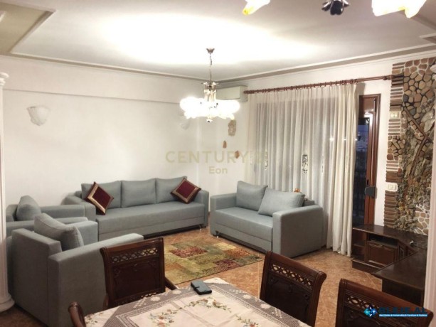 jepet-me-qira-apartament-212-dhe-garazh-tek-markata-ne-qen-big-3