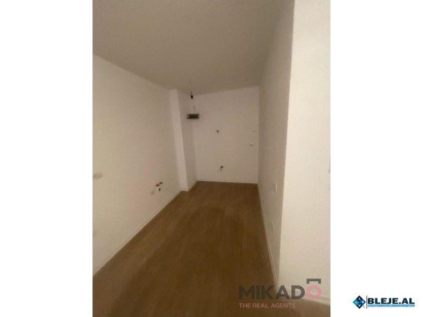 shitet-apartament-212-mbrapa-ambasades-amerikane-big-1