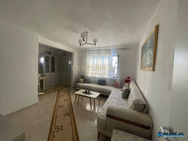 jepet-me-qira-apartament-11-prane-shkolles-eftali-koci-big-2