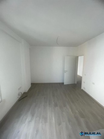 shitet-apartament-11rruga-e-elbasanit-prane-liceut-artist-big-2