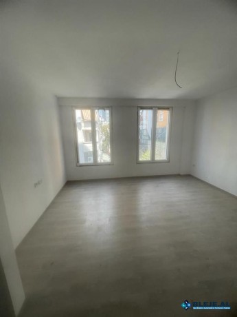 shitet-apartament-11rruga-e-elbasanit-prane-liceut-artist-big-1