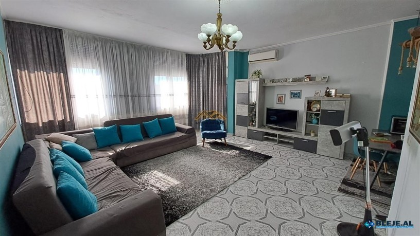 shitet-apartament-212-ne-durres-big-0