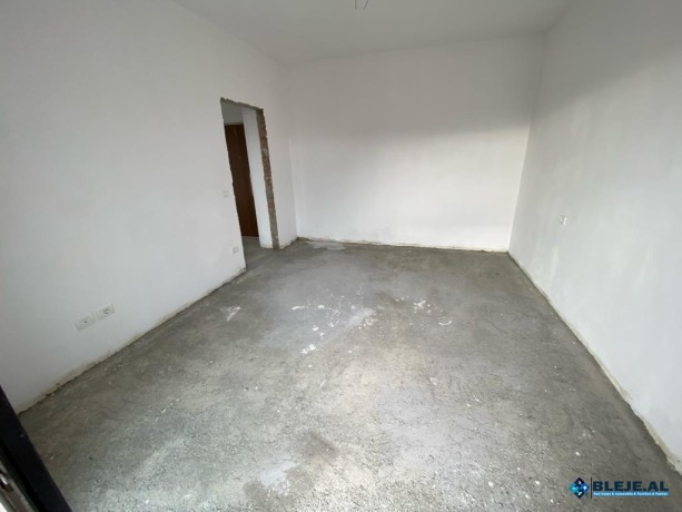 shitet-apartament-1-1-te-ish-urt-ja-durres-big-2