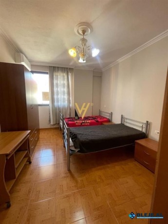 shitet-apartament-212-te-komuna-e-parisit-big-5