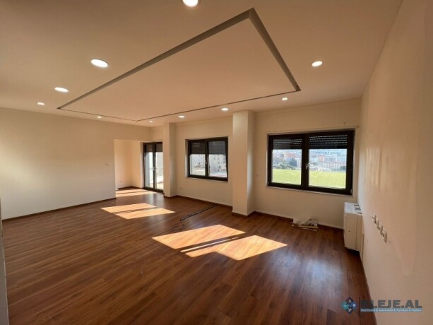 jepet-zyre-me-qera-tek-ring-center-tirane-big-0