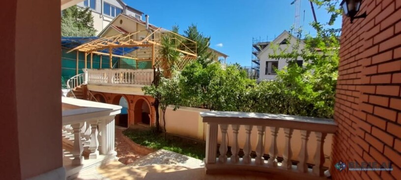 komuna-parisit-tirane-big-11