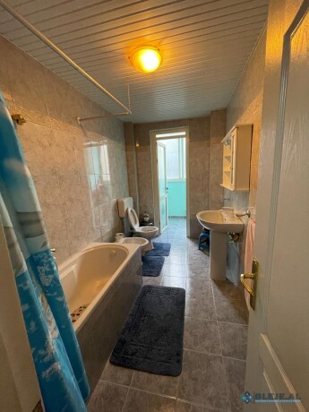 okazion-me-qera-212-ne-mes-blloku-650-euro-tirane-big-4