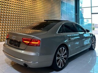 audi-a8-lungo-42-benzine