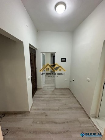 jepet-me-qira-apartament-ne-qender-te-durresit-big-7