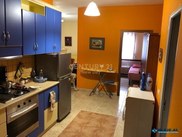 shitet-apartament-11-ne-shkemb-te-kavajes-big-1