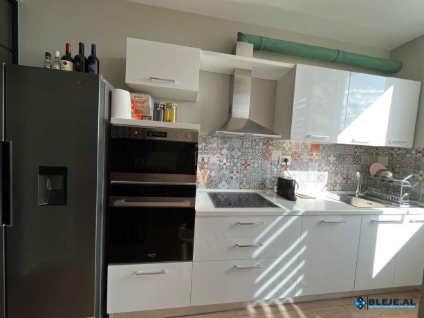 jepet-me-qira-apartament-21-ne-qender-big-6