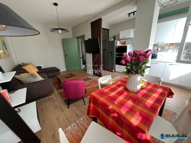 jepet-me-qira-apartament-21-ne-qender-big-1