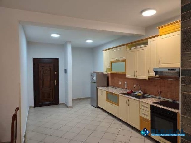 jepet-me-qera-apartament-11-450-euro-xhamia-e-tabakeve-big-0