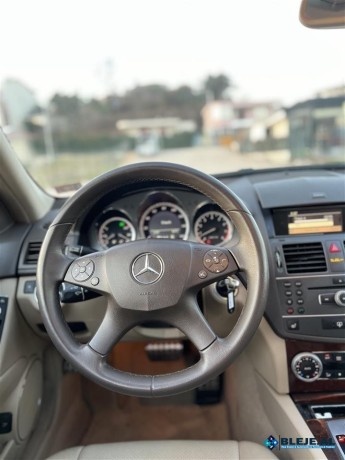 2011-mercedes-benz-c300-4matic-big-2