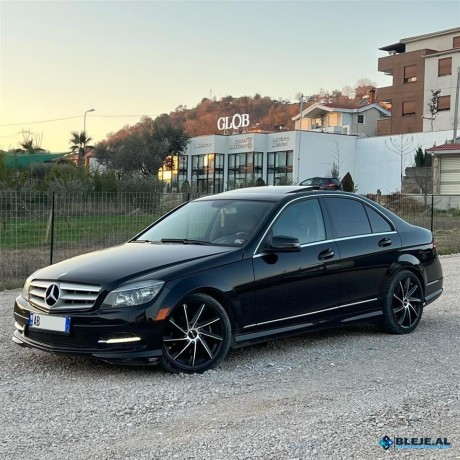 2011-mercedes-benz-c300-4matic-big-4