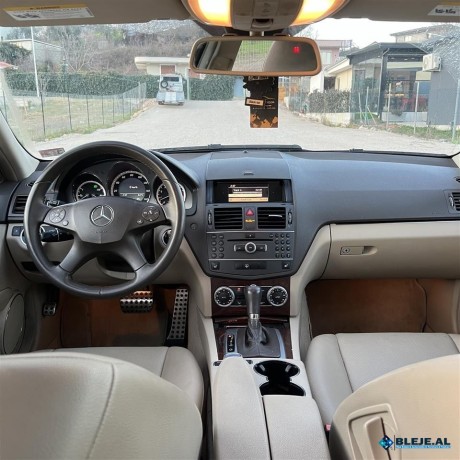 2011-mercedes-benz-c300-4matic-big-0