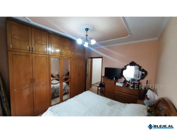 shitet-apartament-212-ne-qender-te-durresit-big-4