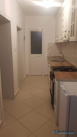 jepet-me-qera-11-ne-selite-tek-shkolla-marin-barleti-tirane-albania-tirane-big-2