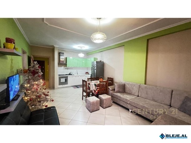 apartament-11-per-qira-ne-astir-prane-unazes-se-madhe-big-0