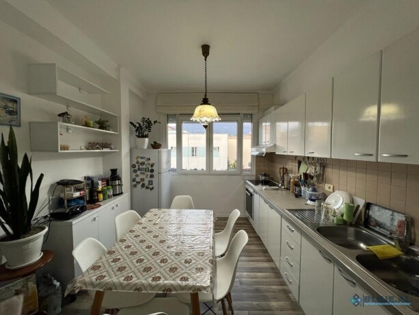 jepet-me-qera-super-apartament-11-guzhine-me-vete-tek-ministria-jashtme-tirane-albania-tirane-big-3