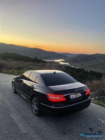 mercedes-benz-e-class-22-automatik-big-0